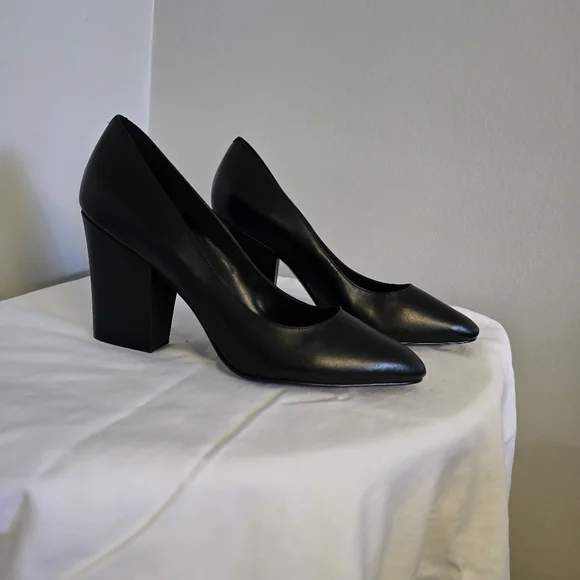 New Black wide heels - Picture 2 of 4
